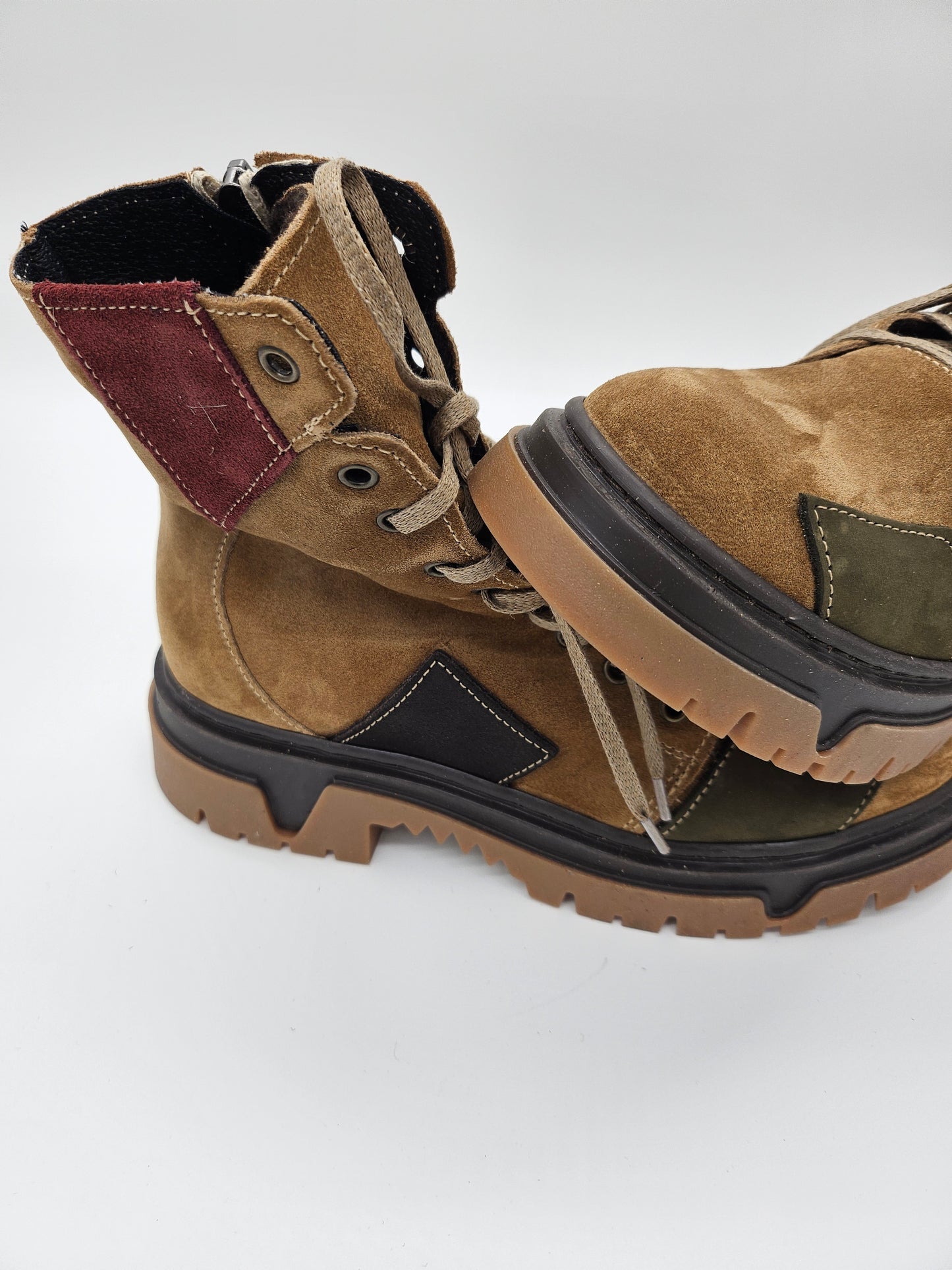 Български дамски боти от естествен велур в цвят карамел