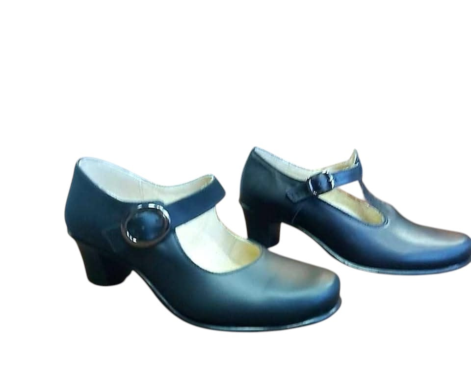 Черни скарпини за танци