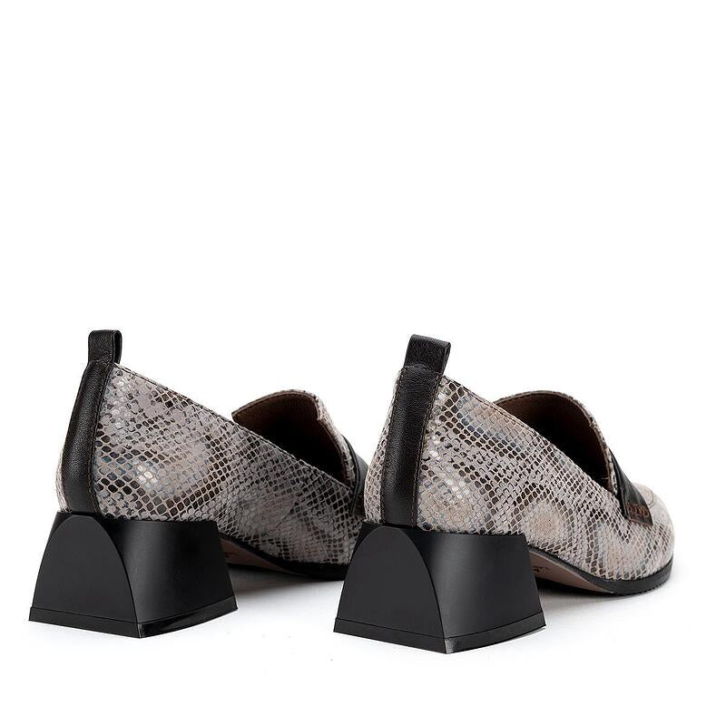 Дамски обувки в цвят таупе