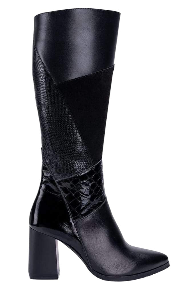 Черни ботуши