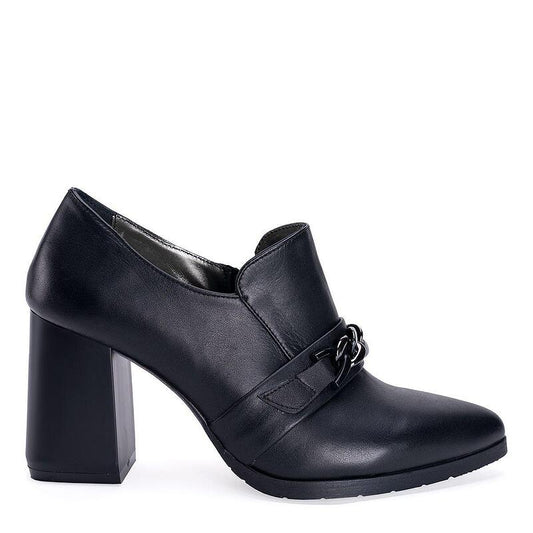 Дамски черни обувки с ток