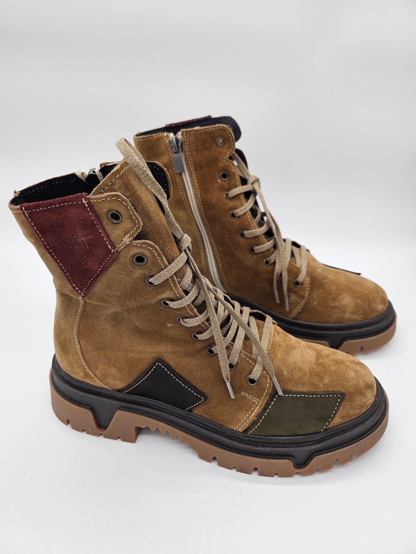 Български дамски боти от естествен велур в цвят карамел