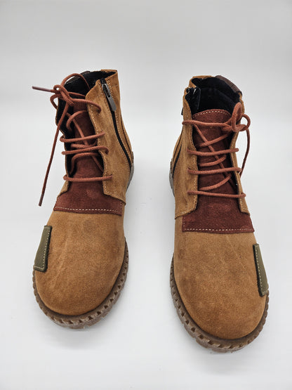 Дамски кларкове от естествен велур в цвят карамел