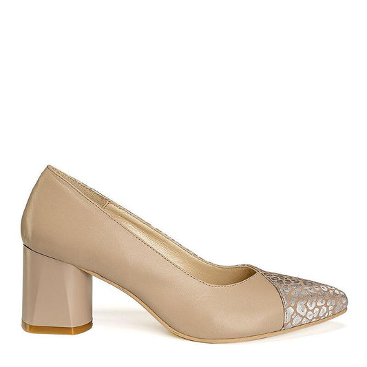 Дамски обувки с ток в цвят таупе