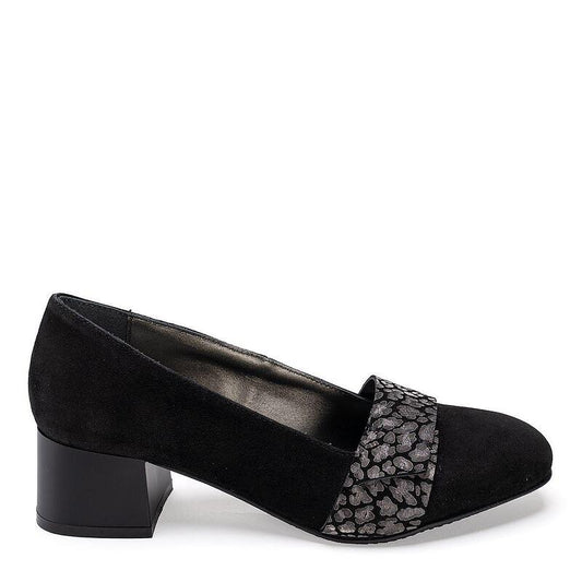 Дамски черни обувки с ток